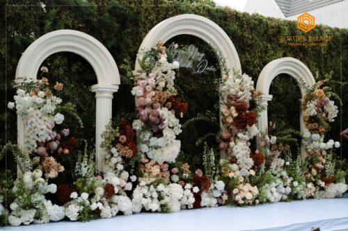 TIỆC CƯỚI NGOÀI TRỜI – XU HƯỚNG CƯỚI LÝ TƯỞNG CHO CẶP ĐÔI YÊU THÍCH SỰ LÃNG MẠN